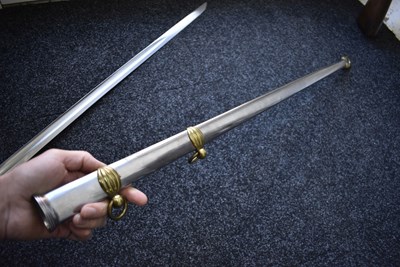 Lot 155 - AN 1832 PATTERN LIFE GUARDS OFFICER'S SWORD