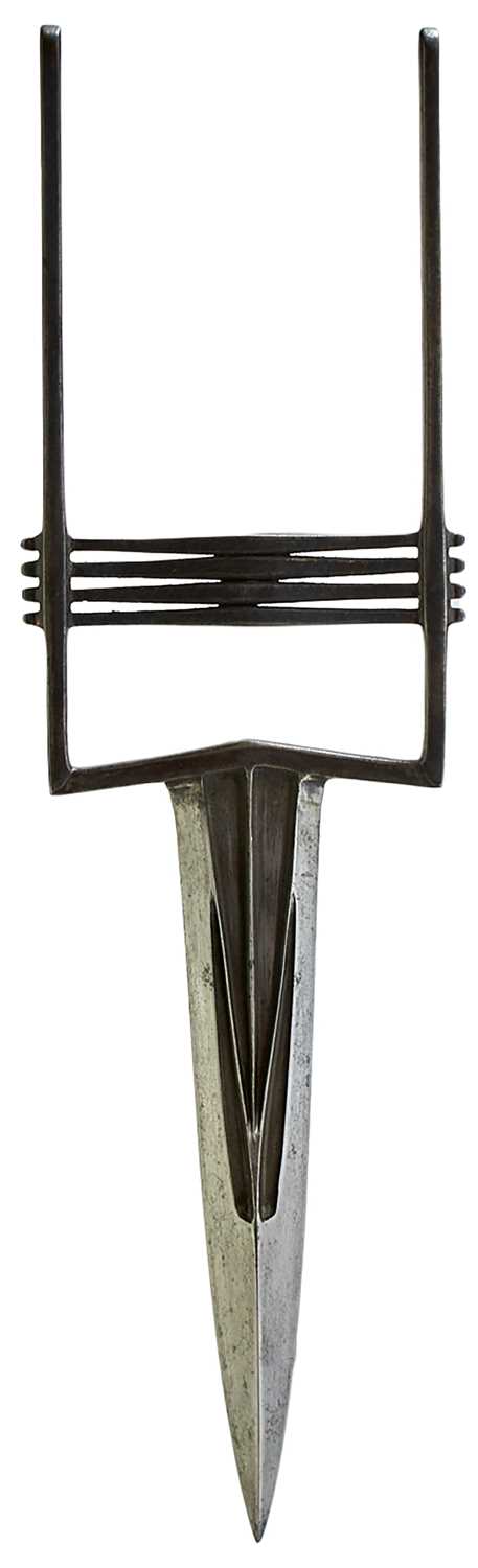 Lot 57 - A 19TH CENTURY INDIAN KATAR OR DAGGER