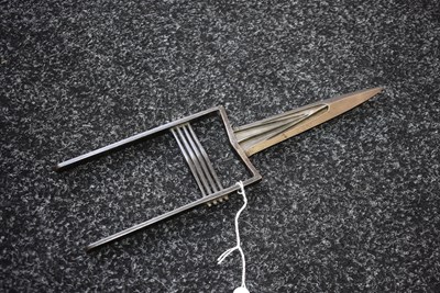 Lot 57 - A 19TH CENTURY INDIAN KATAR OR DAGGER