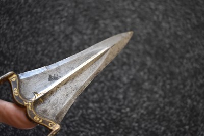 Lot 56 - A LATE 18TH OR EARLY 19TH CENTURY KATAR OR DAGGER FOR A BOY