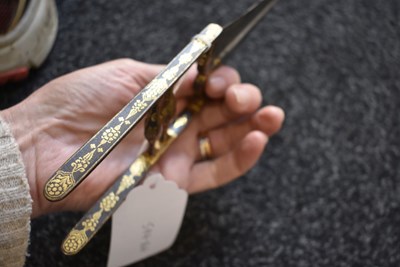 Lot 56 - A LATE 18TH OR EARLY 19TH CENTURY KATAR OR DAGGER FOR A BOY