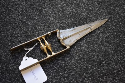 Lot 56 - A LATE 18TH OR EARLY 19TH CENTURY KATAR OR DAGGER FOR A BOY