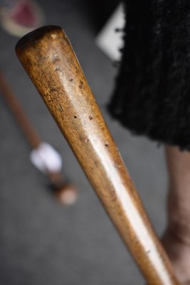 Lot 113 - A 19TH CENTURY ZULU KNOBKERRIE