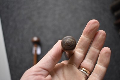 Lot 113 - A 19TH CENTURY ZULU KNOBKERRIE