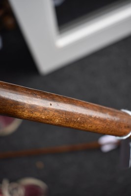 Lot 113 - A 19TH CENTURY ZULU KNOBKERRIE
