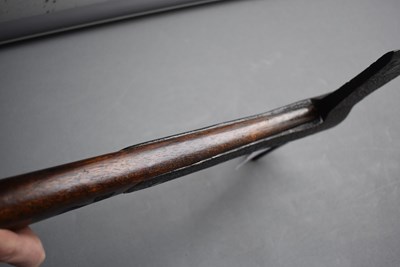 Lot 574 - GREAT BRITAIN - A LARGE 19TH CENTURY NAVAL BOARDING OR RIGGING AXE