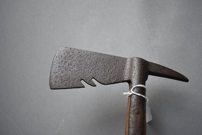 Lot 190 - UNITED STATES OF AMERICA - A TYPE II NAVAL BOARDING AXE