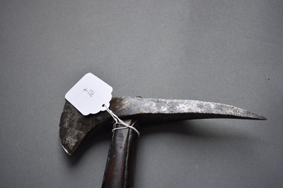 Lot 194 - SCANDINAVIA - A LATE 18TH OR EARLY 19TH CENTURY NAVAL BOARDING AXE