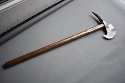 Lot 192 - ITALY - A 19TH CENTURY NAVAL BOARDING AXE