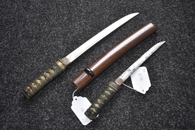 Lot 32 - TWO TANTO