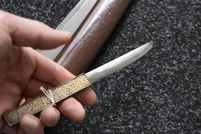 Lot 32 - TWO TANTO