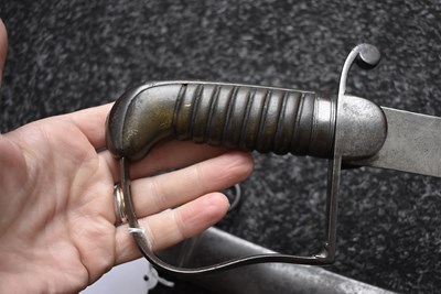 Lot 140 - A SCARCE REGIMENTALLY MARKED 1796 PATTERN LIGHT CAVALRY OFFICER'S SABRE TO THE 11TH LIGHT DRAGOONS