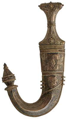 Lot 146 - A 19TH CENTURY ARAB JAMBIYA OF MECCA SHAPE
