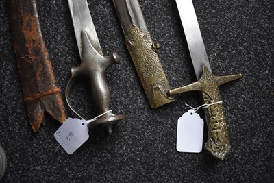 Lot 109 - A 19TH CENTURY PERSIAN SWORD