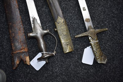 Lot 109 - A 19TH CENTURY PERSIAN SWORD
