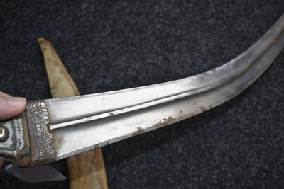 Lot 110 - A 19TH CENTURY TURKISH OTTOMAN KARD OR DAGGER