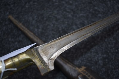 Lot 111 - A 19TH CENTURY PESH-KABZ OR DAGGER