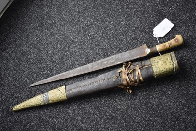 Lot 111 - A 19TH CENTURY PESH-KABZ OR DAGGER