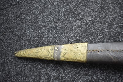 Lot 111 - A 19TH CENTURY PESH-KABZ OR DAGGER