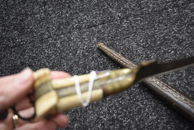Lot 111 - A 19TH CENTURY PESH-KABZ OR DAGGER