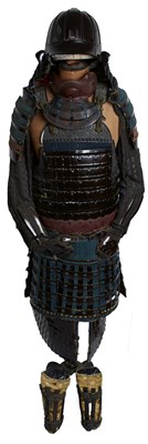 Lot 43 - A BLACK LACQUERED JAPANESE ARMOUR FOR A SAMURAI