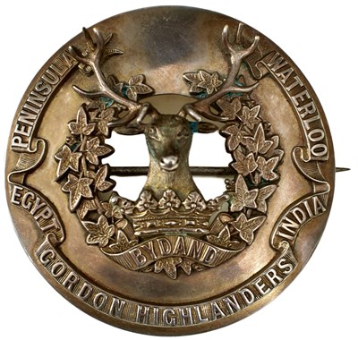 Lot 424 - A GORDON HIGHLANDERS PLAID BROOCH