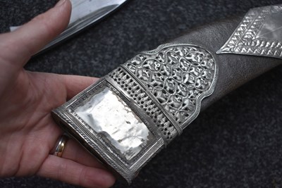 Lot 76 - A 19TH CENTURY INDIAN KUKRI