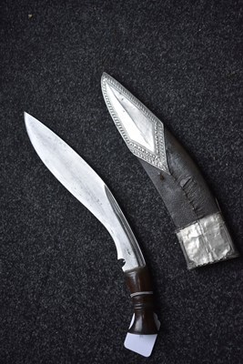 Lot 76 - A 19TH CENTURY INDIAN KUKRI