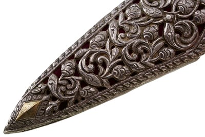 Lot 75 - A 19TH CENTURY PRESENTATION QUALITY INDIAN KUKRI