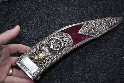 Lot 75 - A 19TH CENTURY PRESENTATION QUALITY INDIAN KUKRI