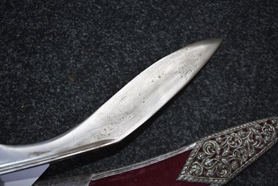 Lot 75 - A 19TH CENTURY PRESENTATION QUALITY INDIAN KUKRI