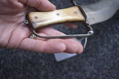 Lot 69 - A 19TH CENTURY INDIAN KHANJAR OR DAGGER