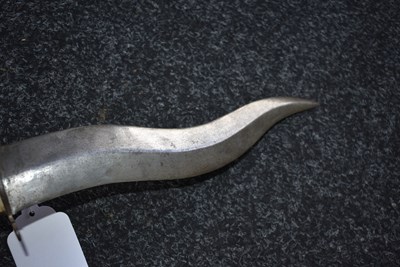 Lot 69 - A 19TH CENTURY INDIAN KHANJAR OR DAGGER