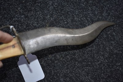 Lot 69 - A 19TH CENTURY INDIAN KHANJAR OR DAGGER