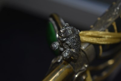 Lot 89 - AN INTERESTING 20TH CENTURY MIDDLE EASTERN SILVER HILTED PRESENTATION SABRE