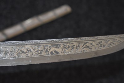 Lot 93 - A 19TH CENTURY BURMESE DHA