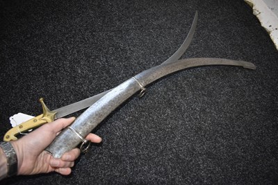 Lot 141 - A CAVALRY OFFICER'S SWORD WITH TROPHY BLADE