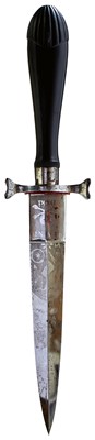 Lot 532 - LATE 19TH OR EARLY 20TH CENTURY MEMENTO MORI DAGGER
