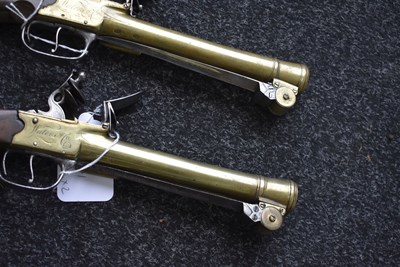 Lot 378 - A SCARCE PAIR OF 18TH CENTURY FLINTLOCK WATERS PATENT BLUNDERBUSS PISTOLS
