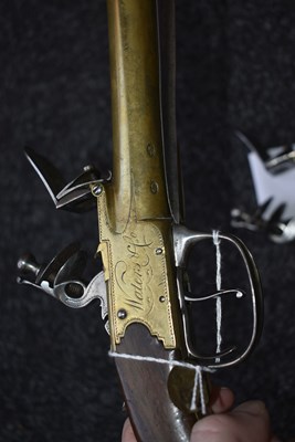 Lot 378 - A SCARCE PAIR OF 18TH CENTURY FLINTLOCK WATERS PATENT BLUNDERBUSS PISTOLS