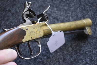 Lot 378 - A SCARCE PAIR OF 18TH CENTURY FLINTLOCK WATERS PATENT BLUNDERBUSS PISTOLS
