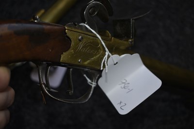 Lot 378 - A SCARCE PAIR OF 18TH CENTURY FLINTLOCK WATERS PATENT BLUNDERBUSS PISTOLS