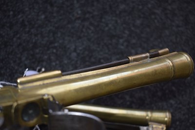 Lot 378 - A SCARCE PAIR OF 18TH CENTURY FLINTLOCK WATERS PATENT BLUNDERBUSS PISTOLS