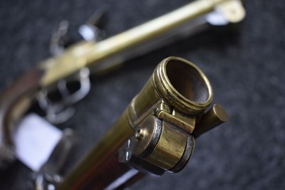 Lot 378 - A SCARCE PAIR OF 18TH CENTURY FLINTLOCK WATERS PATENT BLUNDERBUSS PISTOLS