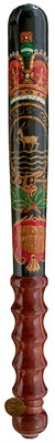 Lot 744 - A 20TH CENTURY PAINTED AND VARNISHED WOOD COMMEMORATIVE TRUNCHEON FOR THE HERTFORDSHIRE CONSTABULARY