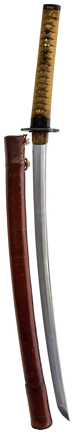 Lot 10 - A WAKIZASHI