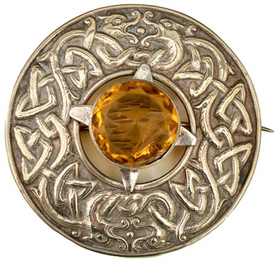 Lot 683 - A WHITE METAL SCOTTISH PLAID BROOCH