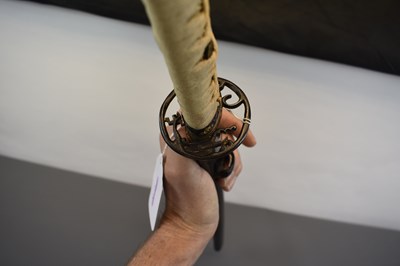 Lot 9 - A WAKIZASHI