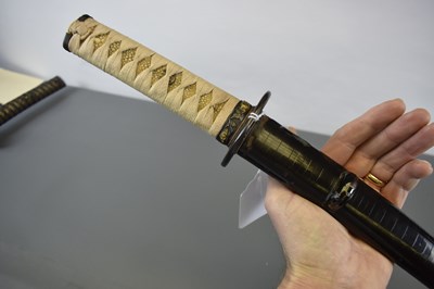 Lot 9 - A WAKIZASHI