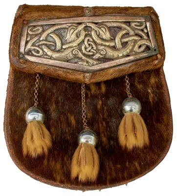 Lot 681 - AN EARLY 20TH CENTURY SEALSKIN SPORRAN